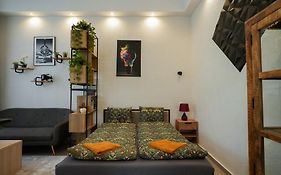 Instant Ruinbar Central Premium Apartment J
